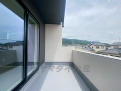 とても日当たりのよい南面バルコニー。お洗濯物が良く乾きます。