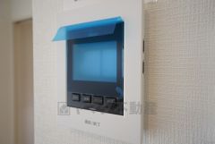 防犯性、セキュリティ対策に安心できるテレビモニター付きインターフォンです。セールスマン対策にもなり安心できます。