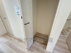 キッチン横パントリー。