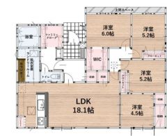 オールフローリングの平屋＾＾主寝室には大容量のWIC付き＾＾広々ランドリールームにカウンターあり＾＾ファミリークローク、パントリーがあり収納充実＾＾