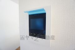 防犯性、セキュリティ対策に安心できるテレビモニター付きインターフォンです。セールスマン対策にもなり安心できます。