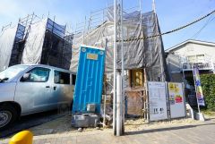 西鉄バス「片峰」停まで徒歩4分。