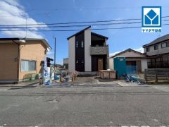 スーパー・コンビニ・ドラッグストアまで徒歩8分圏内＾＾周辺環境充実＾＾