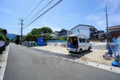 大型車の通行が少なく、騒音や振動が少ないので静かで快適な生活を送れます。