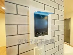 防犯性、セキュリティ対策に安心できるテレビモニター付きインターフォンです。セールスマン対策にもなり安心できます。