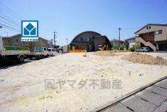イオン二日市店まで車で約5分。ショッピングを楽しめます。西鉄天神大牟田線西鉄二日市駅まで徒歩13分。通勤や通学に便利です＾＾