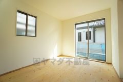 ＬＤＫに隣接する和室です。様々な使用用途で活躍しそうです。 和室は接待部屋にも使えますね。