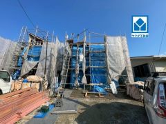 ＪＲ筑豊本線「桂川」駅徒歩10分＾＾飯塚市コミュニティバス「北古賀」停徒歩12分。