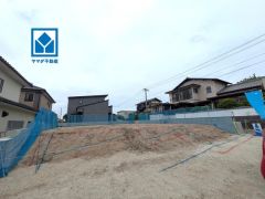 スーパー徒歩9分、コンビニ徒歩11分＾＾西鉄バス「黒穂」停徒歩4分。ＪＲ香椎線「宇美」駅まで自転車で9分（1.4ｋｍ）通勤や通学に便利＾＾