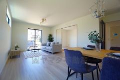 夏は強い日差しをカット、冬は暖かな遮熱高断熱型Low-Eガラスを採用。夏の強い日差しを約60%カットし、冷房効果を高めます。紫外線もカットするため紫外線による日焼けも抑制。