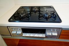 3口コンロなので、効率よく調理ができます。毎日のお料理が楽しくなりますね。