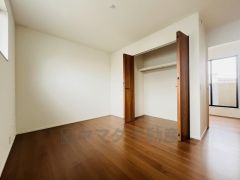 全居室に収納完備。下段を引き出し収納にするなど、空いたスペースを有効活用すれば収納力がグッと高まります。常に整理整頓されたお部屋は気持ちがいいです＾＾