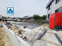 敷地面積約64坪。オール電化。西鉄バス西伊岐須停まで徒歩14分。穂波東IC入口（八木山バイパス）まで車で約9分。遠出のお出かけに便利＾＾