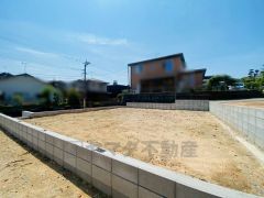 地下鉄福岡空港駅まで徒歩3分の西鉄バス片峰停から乗車13分。