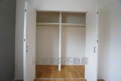 収納力豊富なローゼット付き。洋服や小物などを1箇所にまとめて美しい収納を実現します。ゆとりのある暮らしが出来ます＾＾