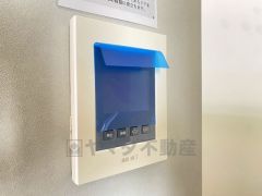 防犯性、セキュリティ対策に安心できるテレビモニター付きインターフォンです。セールスマン対策にもなり安心できます。