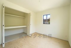 ＬＤＫに隣接する和室です。様々な使用用途で活躍しそうです。