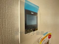 防犯性、セキュリティ対策に安心できるテレビモニター付きインターフォンです。セールスマン対策にもなり安心できます。