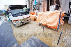 カースペースは停めやすい並列駐車2台つきです。