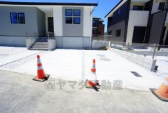 カースペースは4台確保＾＾ご夫婦で1台ずつとご友人の方や来客時に困りません＾＾西鉄バス「潤野橋」停まで徒歩6分＾＾