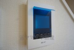 防犯性、セキュリティ対策に安心できるテレビモニター付きインターフォンです。セールスマン対策にもなり安心できます。
