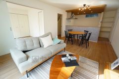 夏は強い日差しをカット、冬は暖かな遮熱高断熱型Low-Eガラスを採用。夏の強い日差しを約60%カットし、冷房効果を高めます。紫外線もカットするため紫外線による日焼けも抑制。