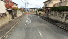 前面道路は公道南東側約6ｍ。 幅広いため車の離合がスムーズです＾＾