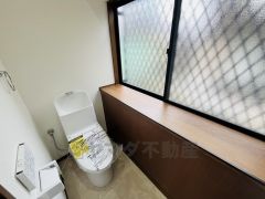 節水・静音設計でエネルギーを効率よく使用し省エネ。汚れをガードする構造でサッと一拭き、お手入れが簡単。