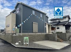 コンビニ・スーパー・ドラッグストアまで徒歩11分圏内＾＾