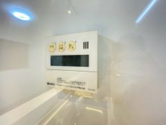 防犯性、セキュリティ対策に安心できるテレビモニター付きインターフォンです。セールスマン対策にもなり安心できます。