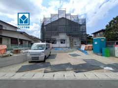 イオンモール福岡車で約11分（3.5ｋｍ）。西鉄バス「城山団地」停徒歩2分＾＾ＪＲ香椎線「須恵」駅自転車で約8分（1.4ｋｍ）
