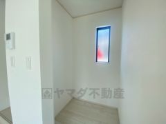 フリーコーナーです。季節の衣装や趣味の道具などの収納スペースとして活用出来ます。