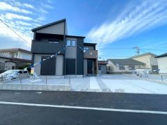 田川バイパスまで車で約5分（350ｍ）遠出のお出かけや通勤に便利。コンビニまで徒歩5分、ドラッグストアまで徒歩12分＾＾