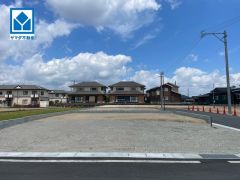 敷地面積は約60坪あり、ゆとりある生活が遅れますね＾＾最新の設備で気持ちの良い新生活を送りませんか。