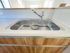 浄水器一体型水栓を採用しております。