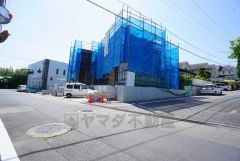 前面道路6ｍ。太宰府ICまで車で約11分。（3.3ｋｍ）遠出のお出かけに便利です。ＪＲ鹿児島本線と西鉄天神大牟田線の2沿線利用可能。通勤通学に便利です＾＾
