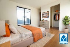 家具はイメージです。寛ぎの時間を紡ぎだす主寝室は、大型ベッドを置いても余裕の広さを確保しています。