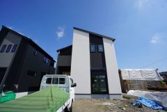 コンビニ徒歩5分、スーパー徒歩7分＾＾