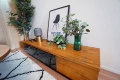 テレビ台ご成約得点でプレゼントします＾＾ナチュラル色でリビング空間になじみ、おしゃれになります＾＾