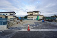 駐車スペースはゆとりある4台分を確保。マイカー用に、お客さま用に、余裕を持ってご利用いただけます。