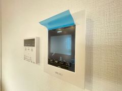 防犯性、セキュリティ対策に安心できるテレビモニター付きインターフォンです。セールスマン対策にもなり安心できます。