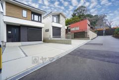 大型車の通行がほとんどなく、騒音や振動が少ないので静かで快適な生活を送れます。