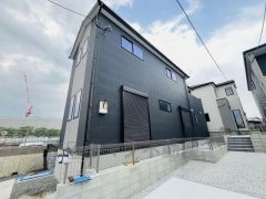 ＪＲ香椎線、地下鉄空港線、ＪＲ篠栗線の3沿線利用でき通勤や通学などに便利です＾＾コンビニ・ドラックストアまで徒歩10分圏内＾＾