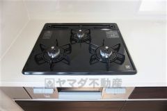 同仕様写真。3口コンロなので、効率よくお料理が楽しめます。毎日のお料理も楽しくなりますね＾＾