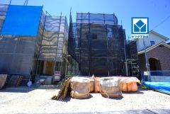 JR門松駅まで自転車で約10分。 コンビニまで徒歩8分。 敷地面積広々50坪。お庭付きで楽しみが広がります＾＾
