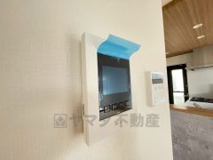 防犯性、セキュリティ対策に安心できるテレビモニター付きインターフォンです。セールスマン対策にもなり安心できます。