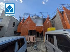 市場小学校まで徒歩約17分（約1.3ｋｍ）。お気に入りの家具とインテリアでステキな部屋を作りましょう＾＾