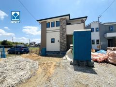 敷地面積65.52坪。LDK18帖＾＾西鉄バス「枝国三区」停まで徒歩3分＾＾通学・通勤に便利＾＾WIC・パントリー・全居室収納有＾＾カースペース3台＾＾
