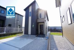 スーパー・コンビニまで徒歩5分＾＾イオンモール福岡まで車で約7分（2.2ｋｍ）