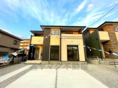 コンビニまで徒歩11分。スーパーまで徒歩15分＾＾